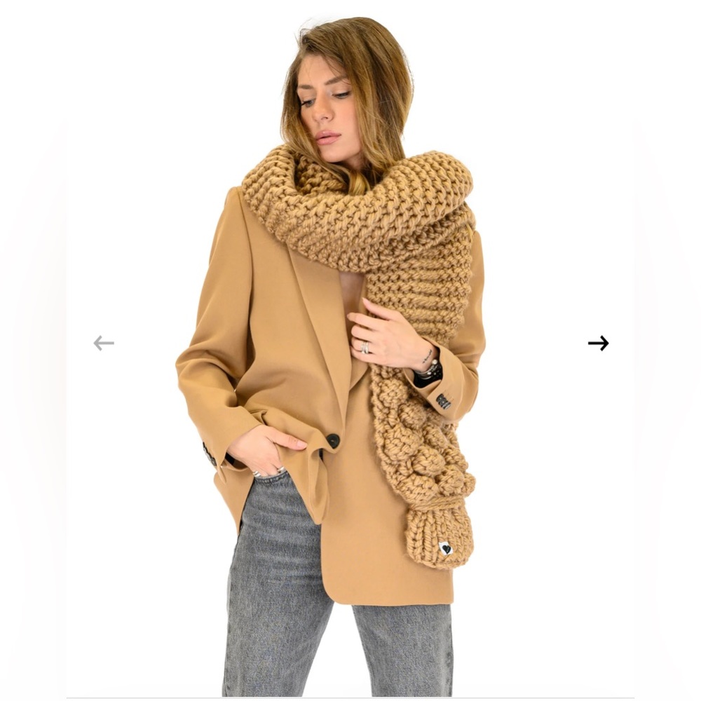 Mum’s Handmade Bubble Ribbed Scarf - Picture 2 of 11
